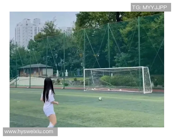 足球明星女友真实生活揭秘视频展现她们的爱情与支持